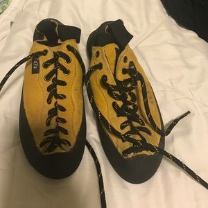 Cava Women's climbing shoes