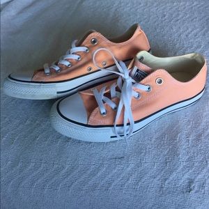 PEACH Low Top All Star Converse 8.5 firm price