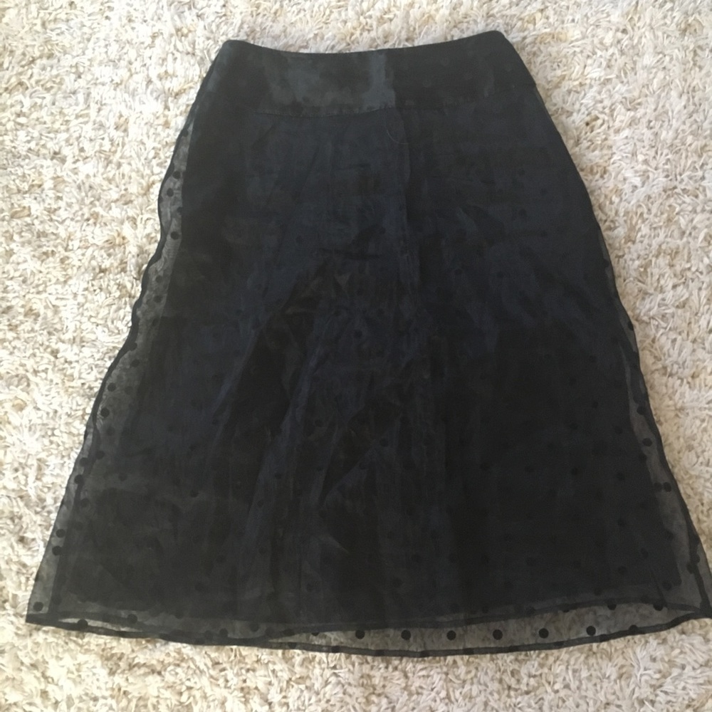 Nice stylish skirt, below knee