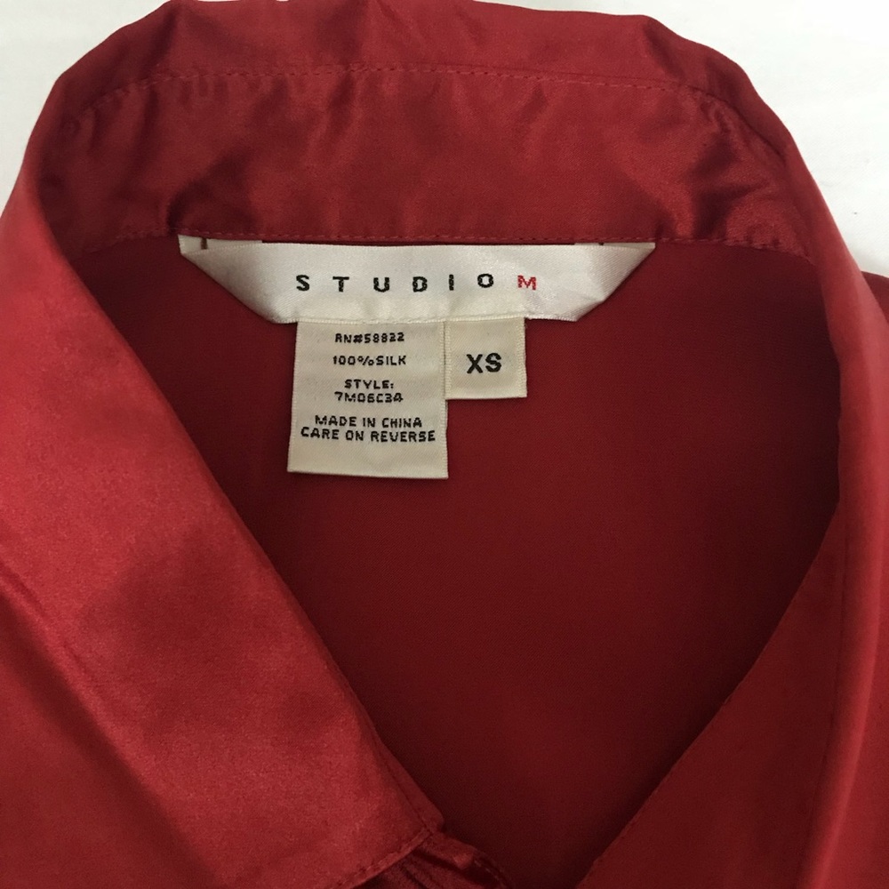 Studio M 100% silk blouse.  Good condition. - Picture 4 of 4