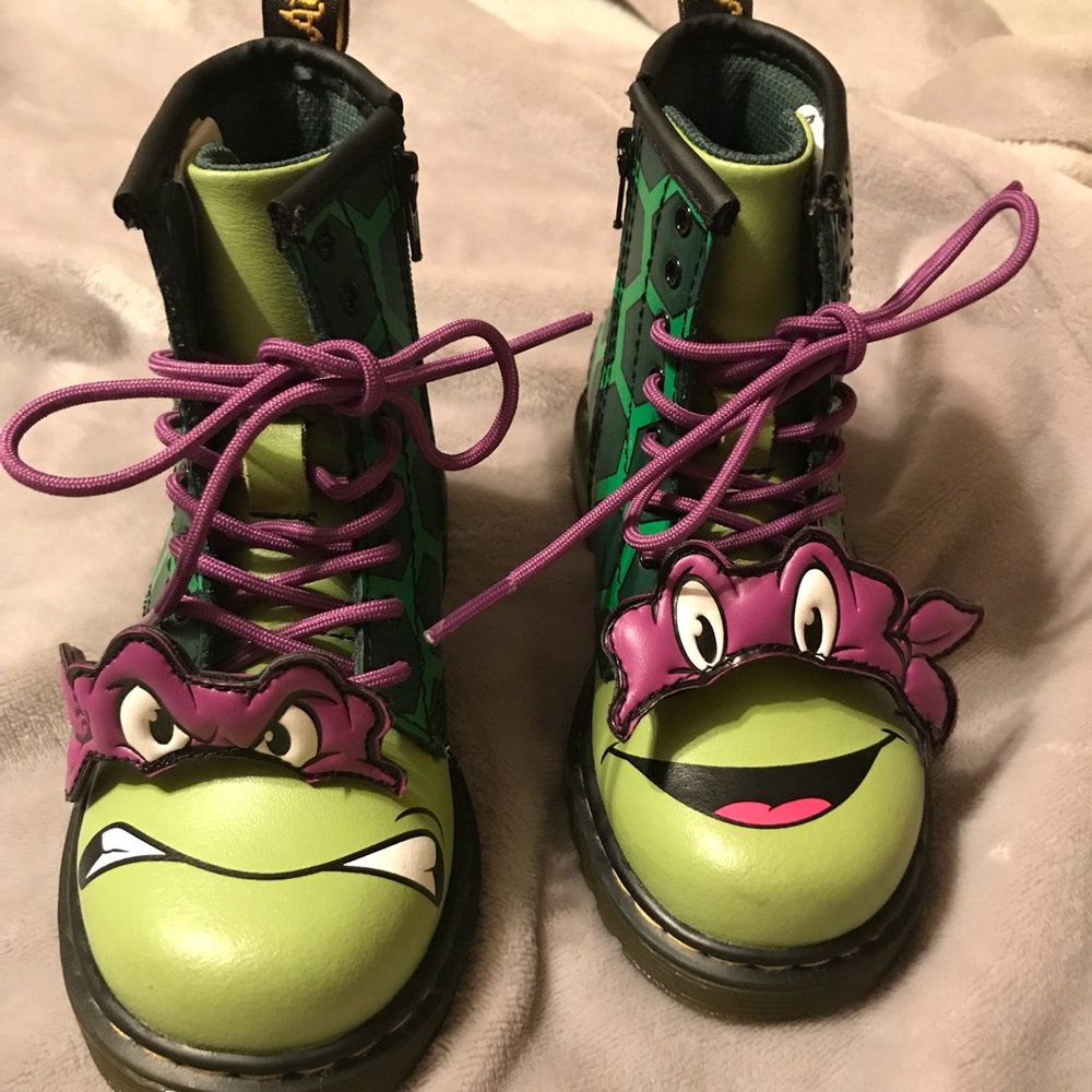 Dr. Martens Unisex Donnie Boots