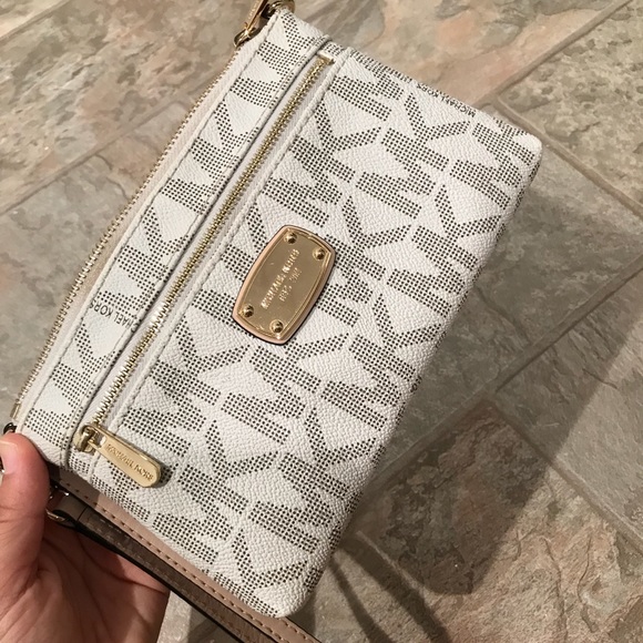 SOLD 🎉 - Picture 3 of 4