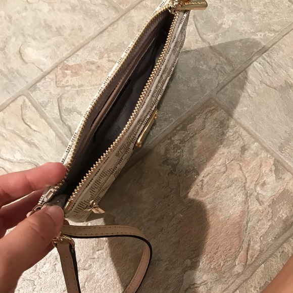 SOLD 🎉 - Picture 4 of 4