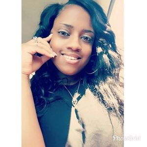 Meet your Posher, Briana