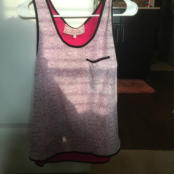 A pink black and white top - Picture 1 of 2