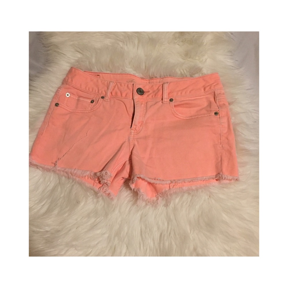 American Eagle bright pink shorts