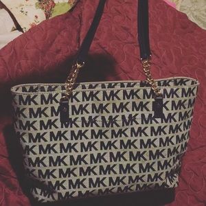Michael knors handbag