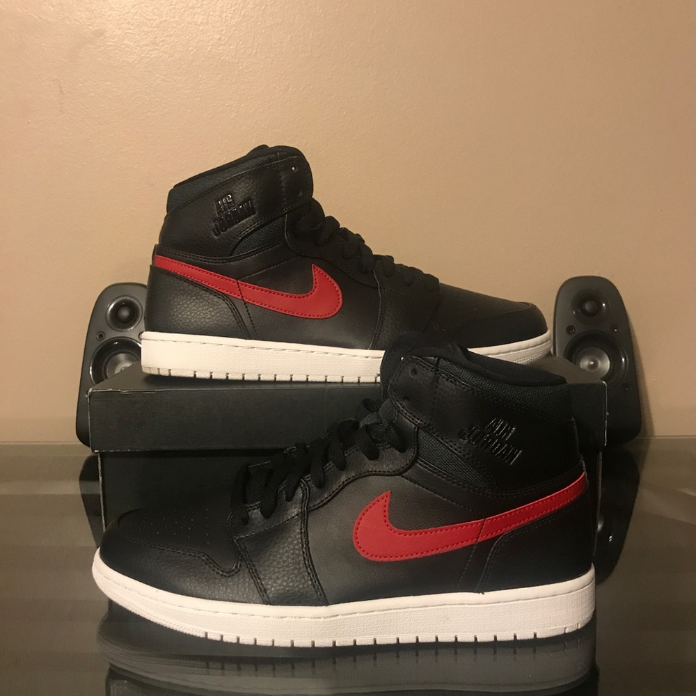 Air Jordan 1 Retro High! (WORN ONCE) Men's 11!