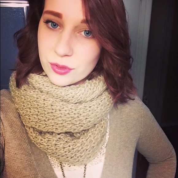 Meet your Posher, Peach Nectar - Picture 2 of 3