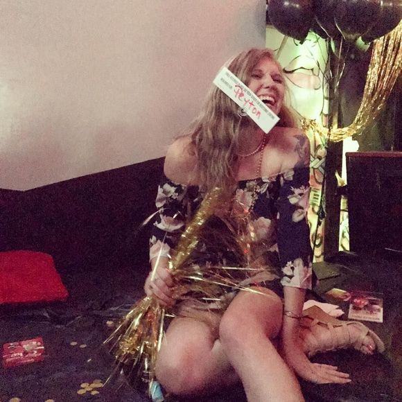 Meet your Posher, Peyton - Picture 2 of 5