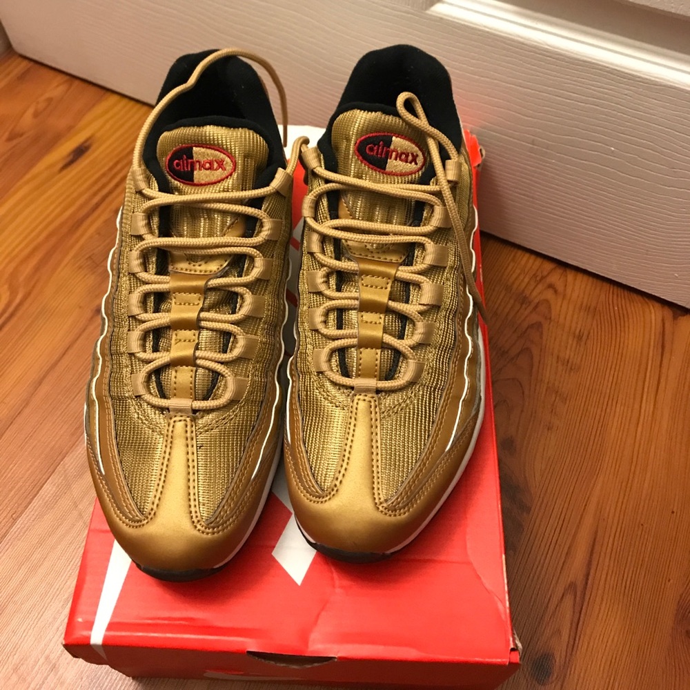 Gold Air Max 95