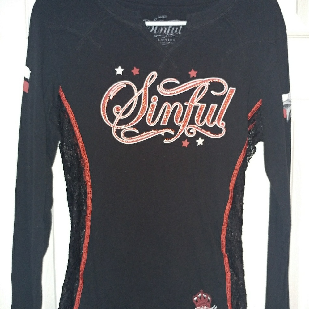 Beautiful Sinful long sleeve shirt from Buckle