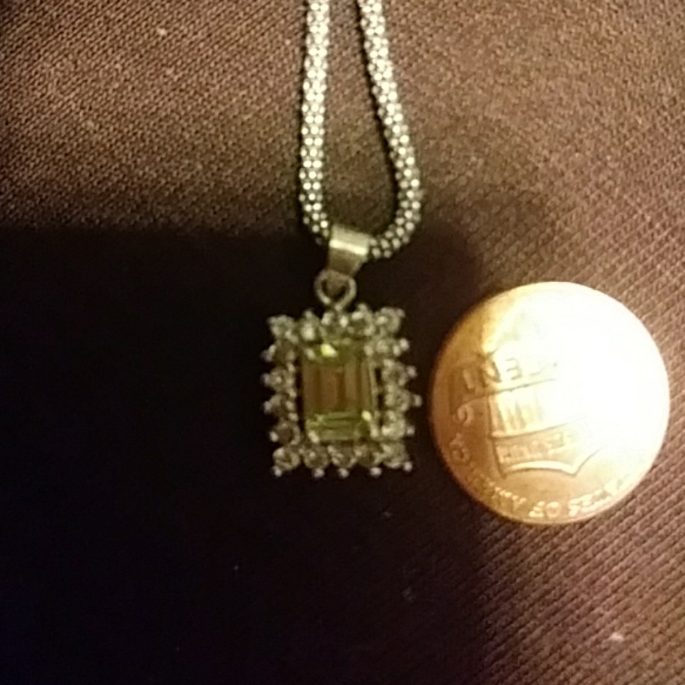 Necklace and matching earings