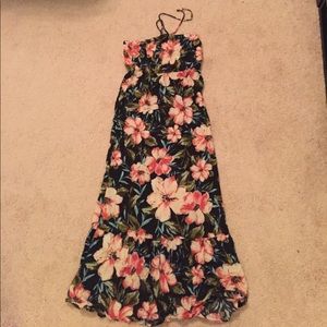 Hawaiian maxi dress.