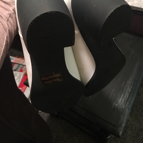 booties - Picture 4 of 5