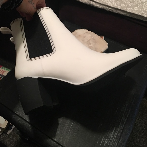 booties - Picture 5 of 5