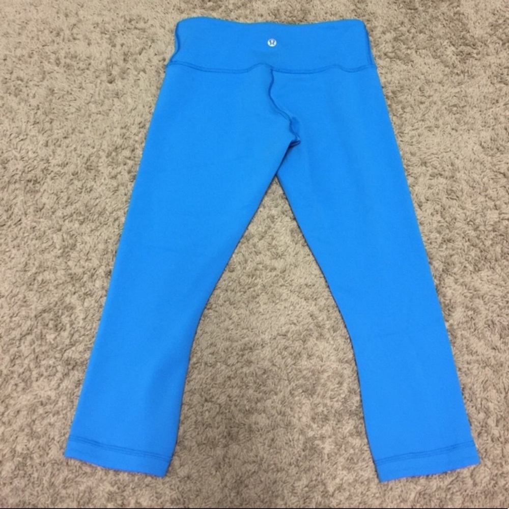 Lulu lemon wonder under reversible crops