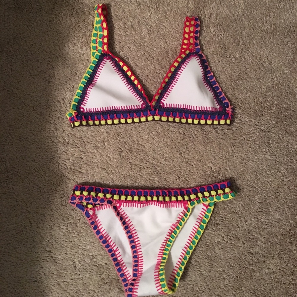 KINK SWIM SUIT LOOK ALIKE