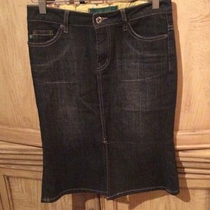 Level 99 ladies dark denim skirt. Size 0