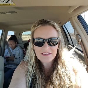 Meet your Posher, Niki