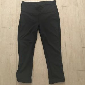 Lululemon Capri in black size 8