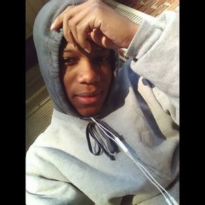 Meet your Posher, Troy