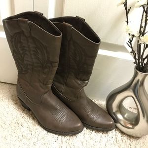 Brown cowgirl Boots