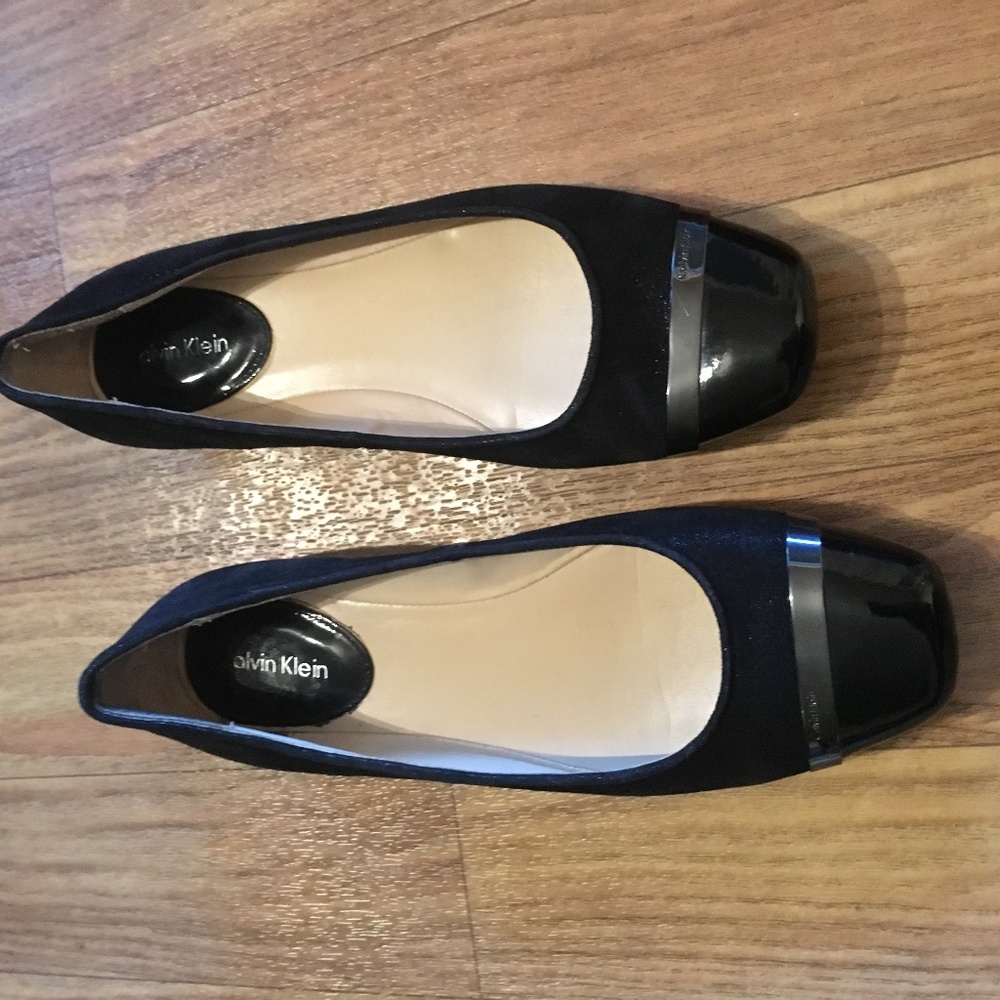 CALVIN KLEIN SIZE 6 1/2 BLACK SHOE