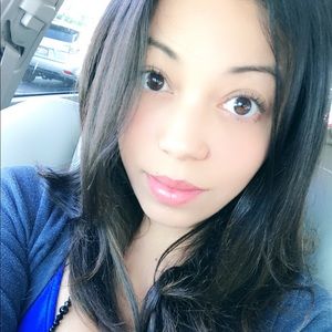 Meet your Posher, Yesenia