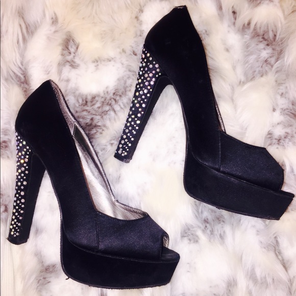 ✨STEVE MADDEN CRYSTAL PUMPS!✨ - Picture 5 of 6
