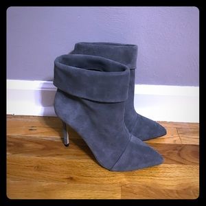 STEVE MADDEN Gray Suede Booties