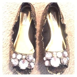 Simply Vera gold and black flats!