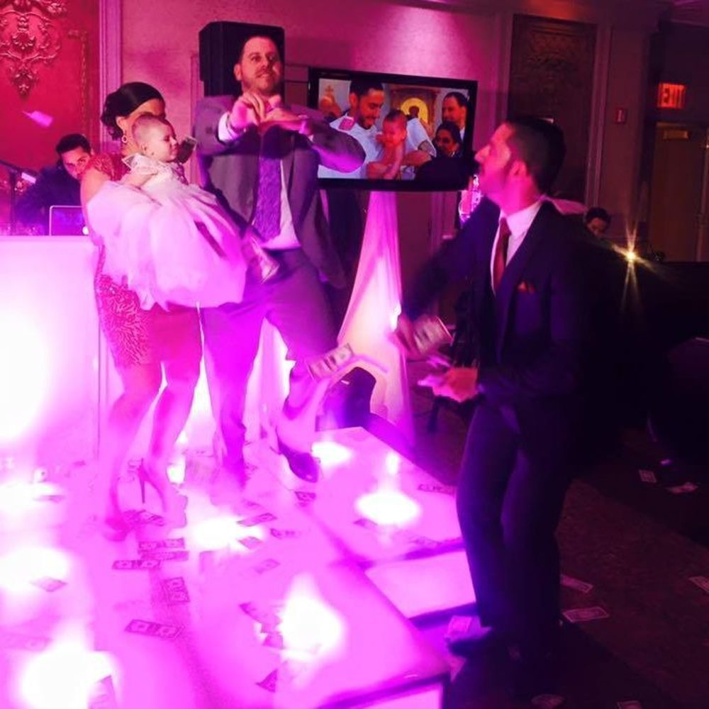 Meet your Posher, Kosta