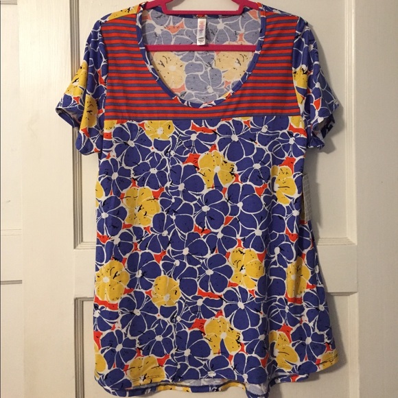 SOLD NWT LuLaRoe Classic T- Large - Picture 1 of 2