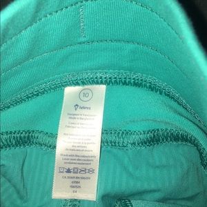 Size 10 Girls Ivivva crop pants