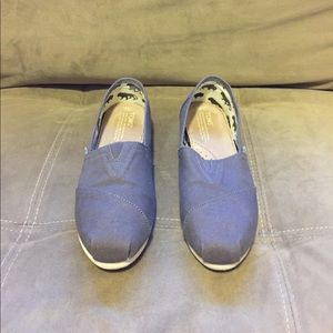 Toms grey shoes