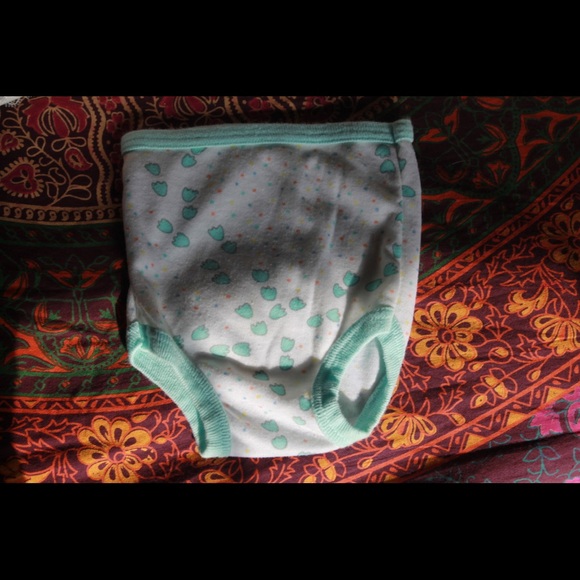 Training diapers. - Picture 2 of 3