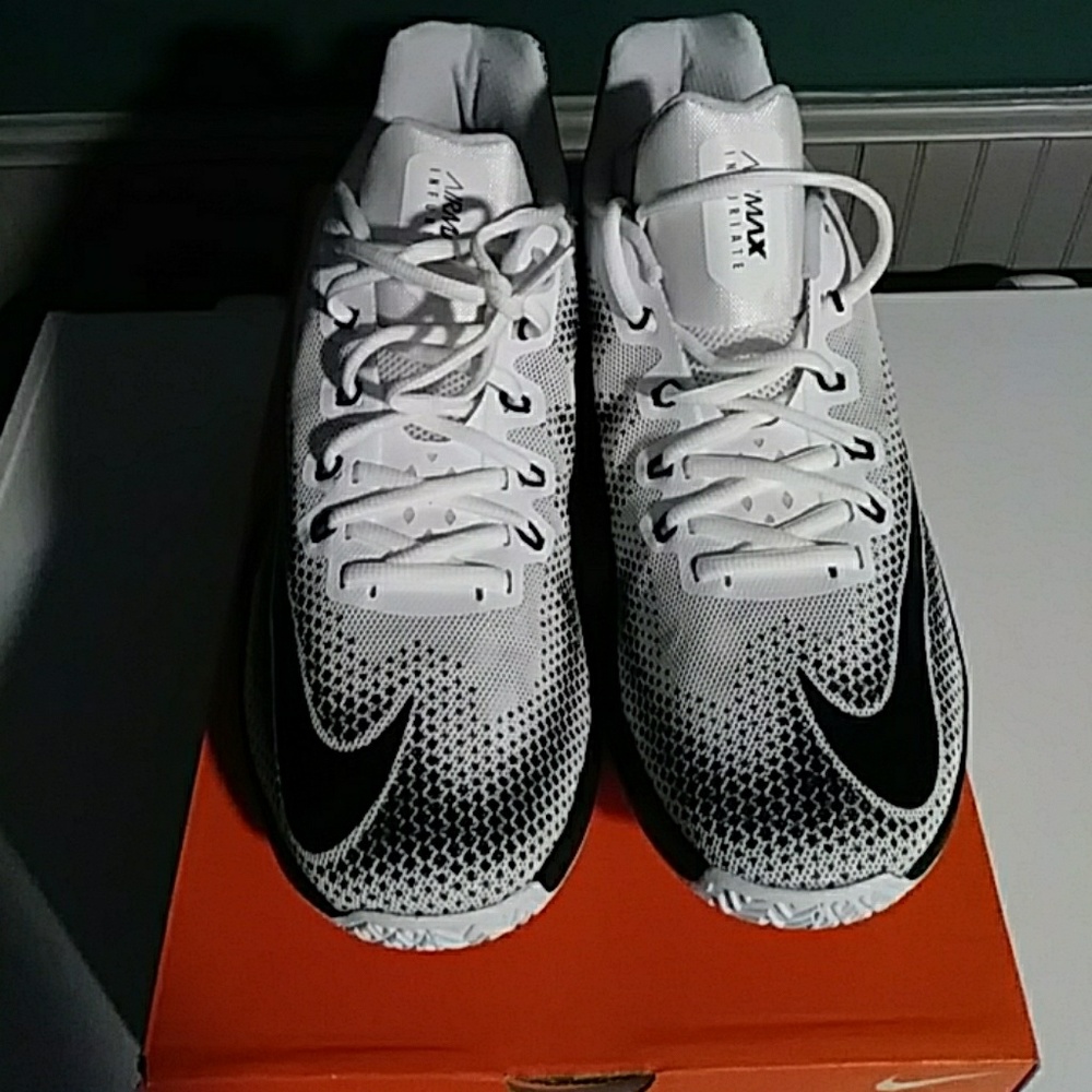 Nike air max infuriate low