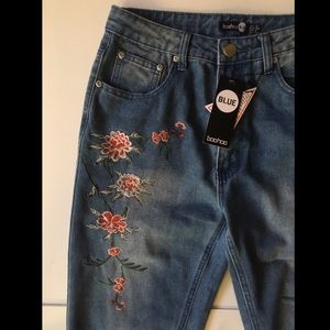 Flower Embroided High-rise Jeans