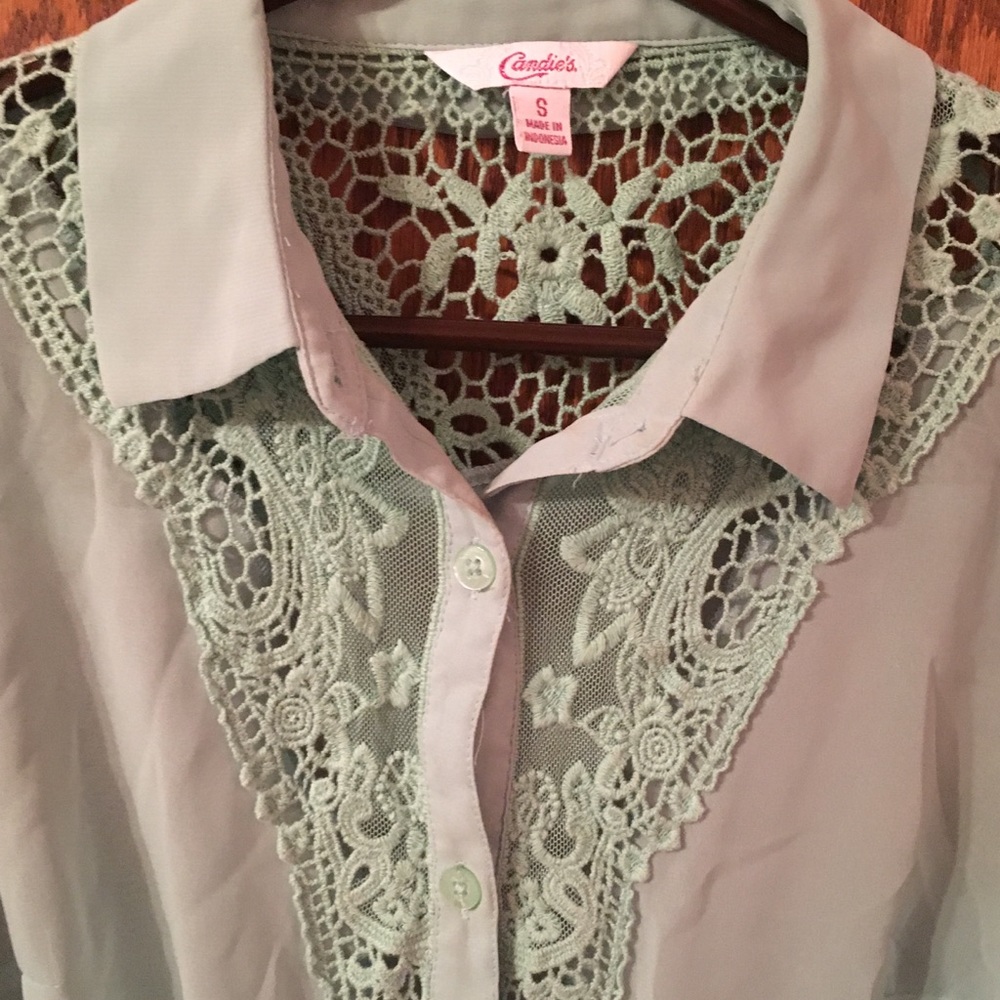 Crochet neck detailed blouse