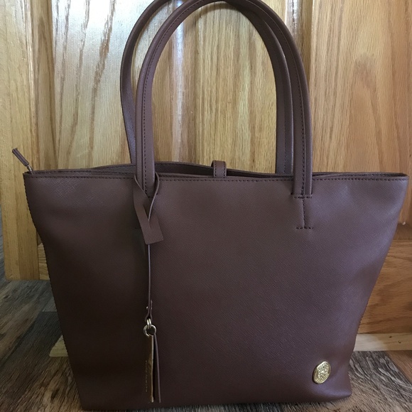 Vince Camuto Handbags - Vince Camuto Handbag Leila Shoulder Bag Cognac