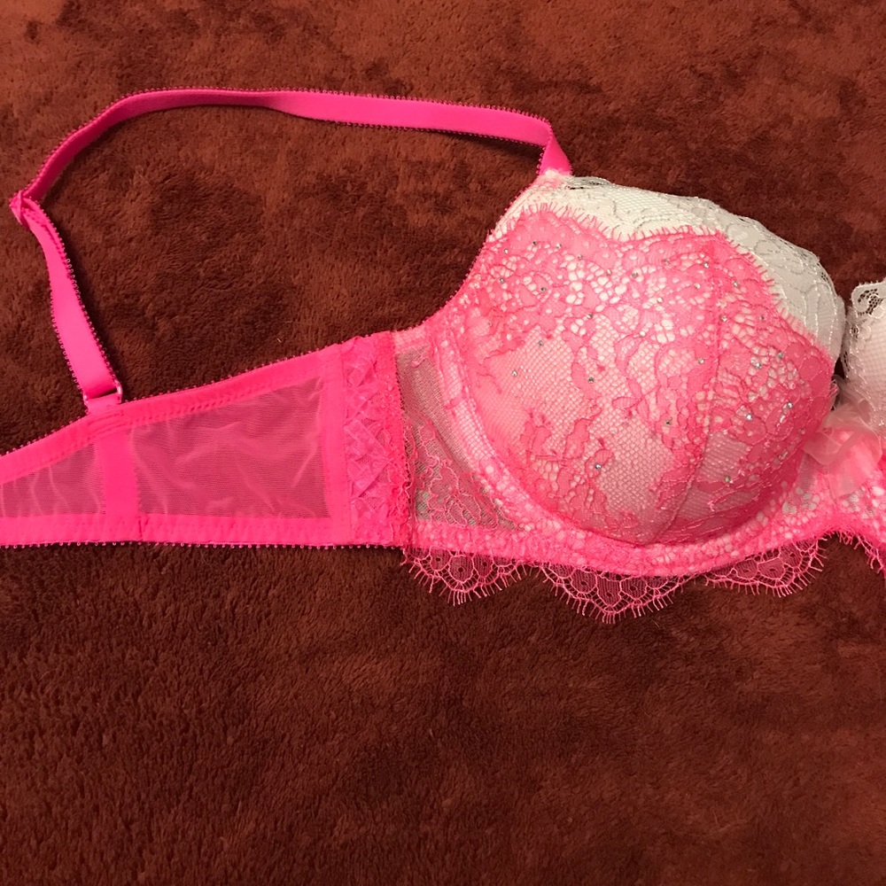 VS lace and crystal pink and cream bra