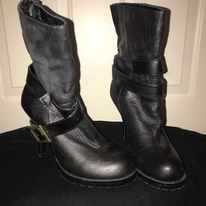 Steve Madden brand new black boots!