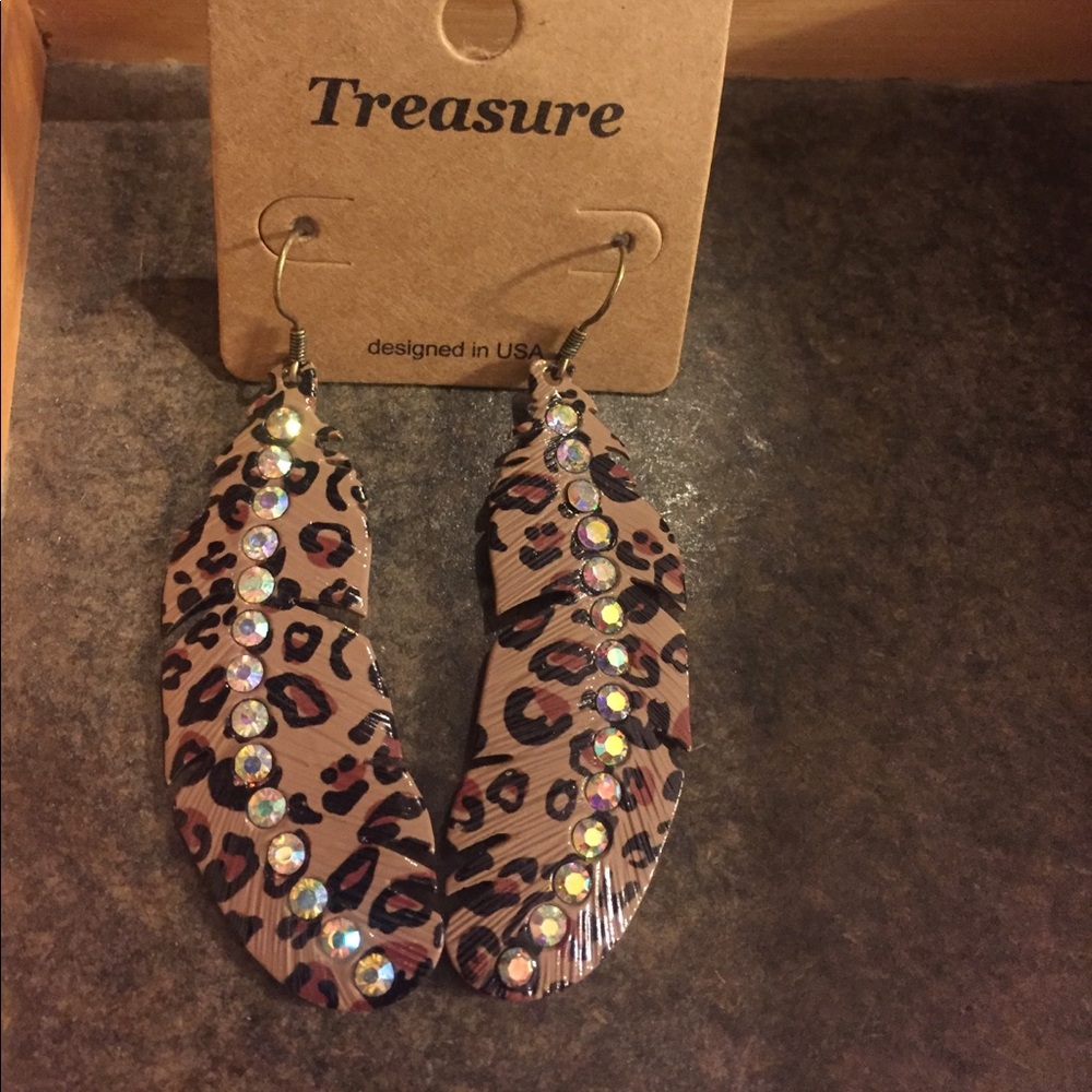 Cheetah feather earrings :)