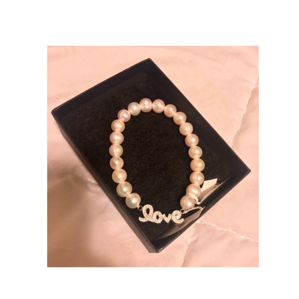 Pearl love bracelet