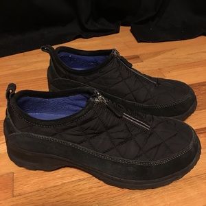 Waterproof thermal shoe