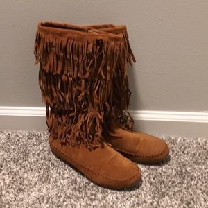 Fringe boots