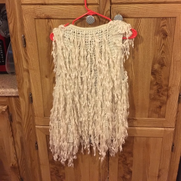 Vest - Picture 4 of 4