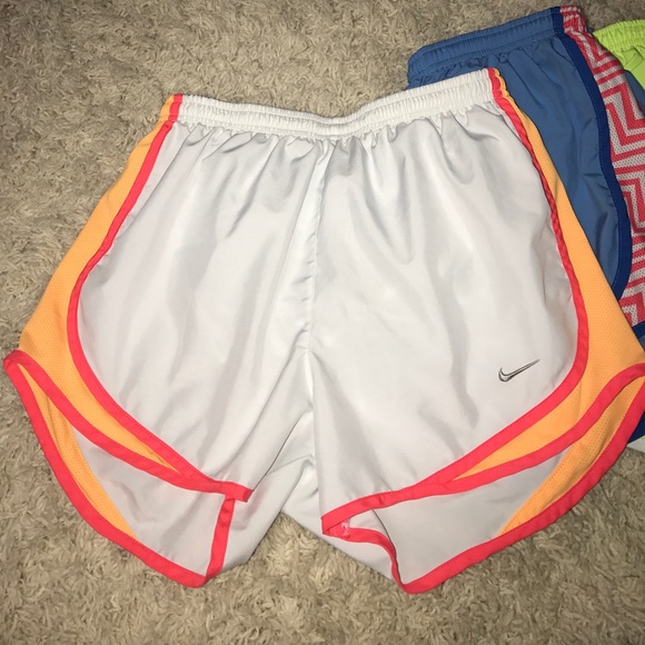 3 pairs of Nike shorts - Picture 3 of 5