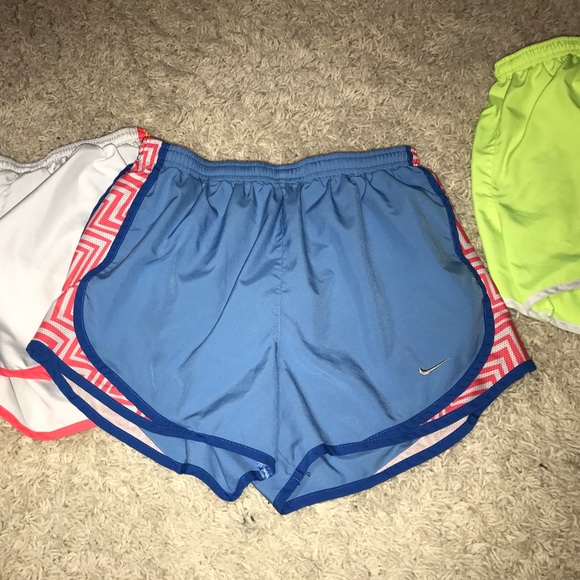 3 pairs of Nike shorts - Picture 4 of 5